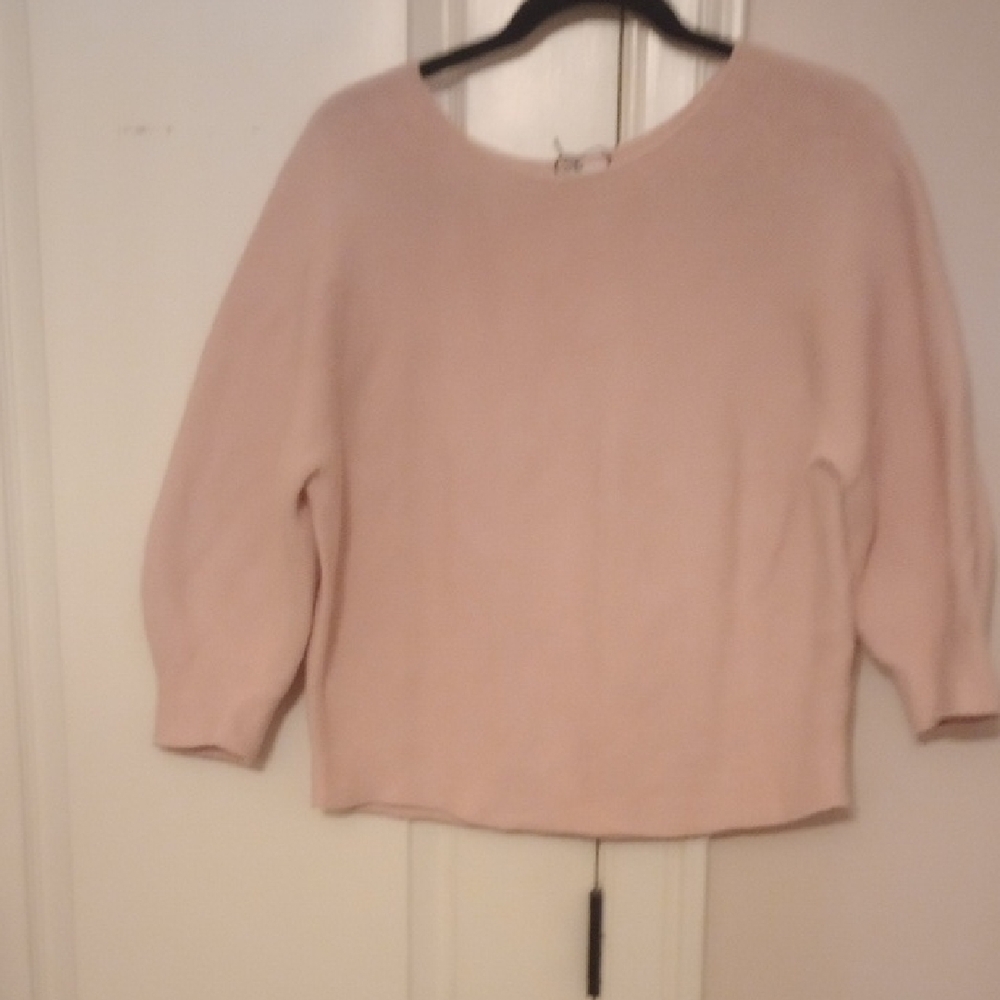 Uniqlo Women's Soft Pink Scoop Neck Sweater